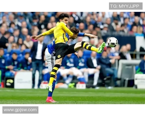 多特蒙德与汉堡激战在即球迷期待精彩对决与战术较量